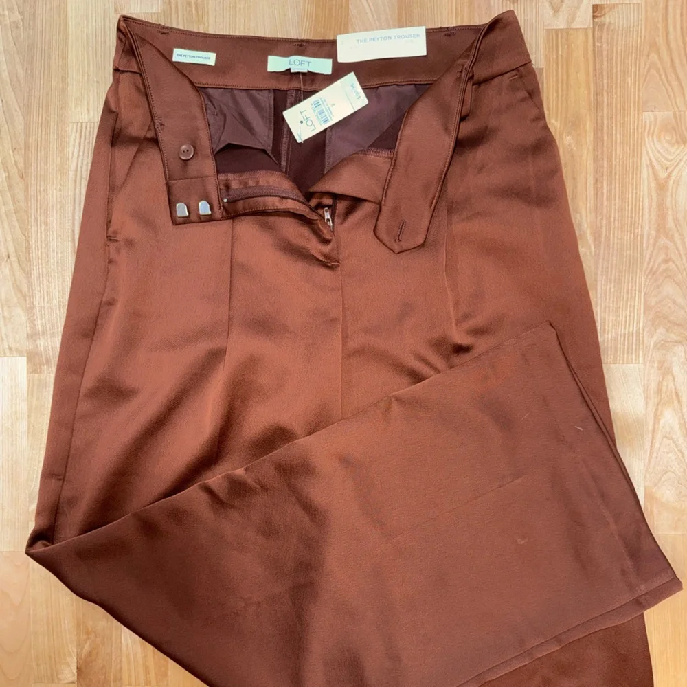 NWT - LOFT The Peyton Trouser - Size 2 - Metallic Copper Brown - Picture 6 of 6